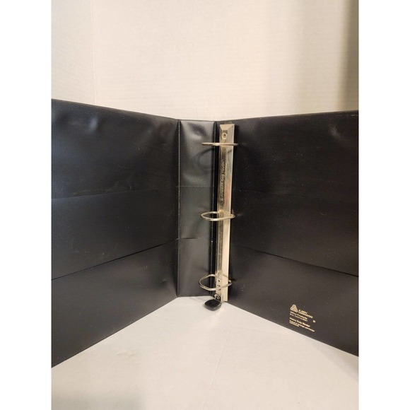 LOT OF (4) 3 RING BINDERS; 1 inch to 2 1/2 inch - Picture 3 of 7